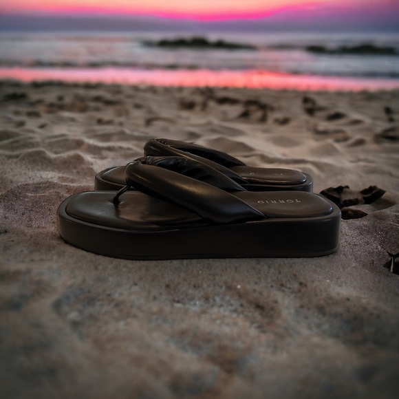 Torrid Super Comfy Black Thong Sandals Size8.5WW - Picture 7 of 10